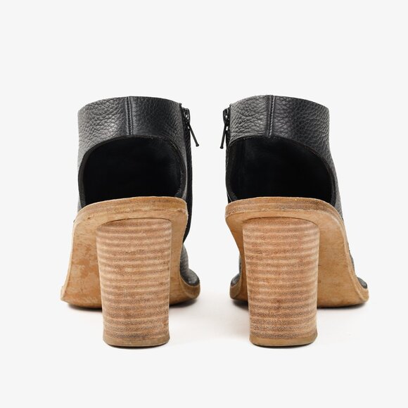 Balenciaga Black Pebbled-Leather Peep-Toe Sandals - Picture 3 of 11